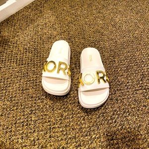 Michael Kors Sandals. White/Gold size 6